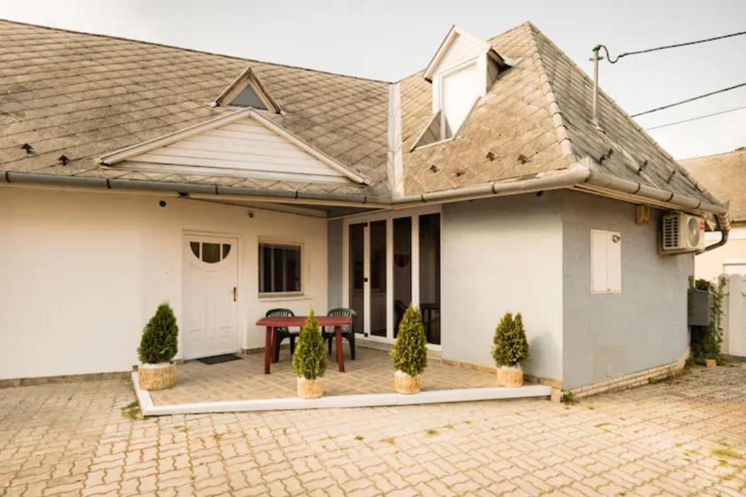 Azure House Lejlighedshotel Keszthely Eksteriør billede